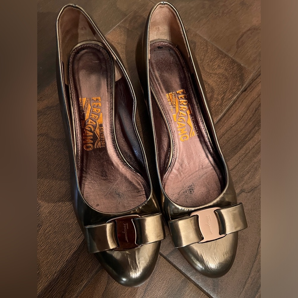 Vara Bow pump shoe